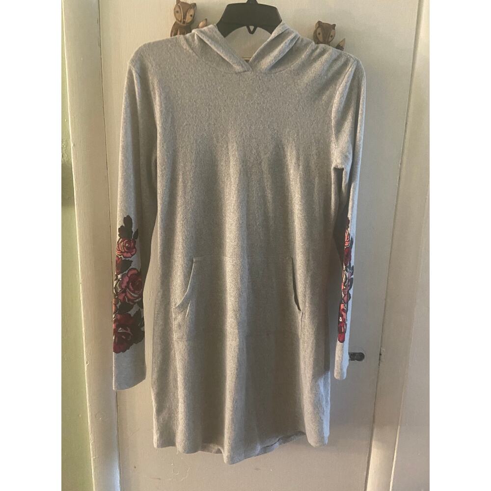 Grey sweater dress with hood, graphic rose print on sleeves, lap pocket